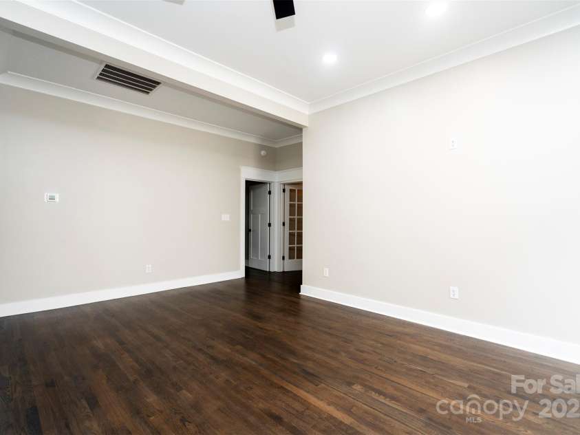 420 Bank Street, Salisbury, NC 28144.  MLS# CAR4283638, YatesRealty ID 27800. 