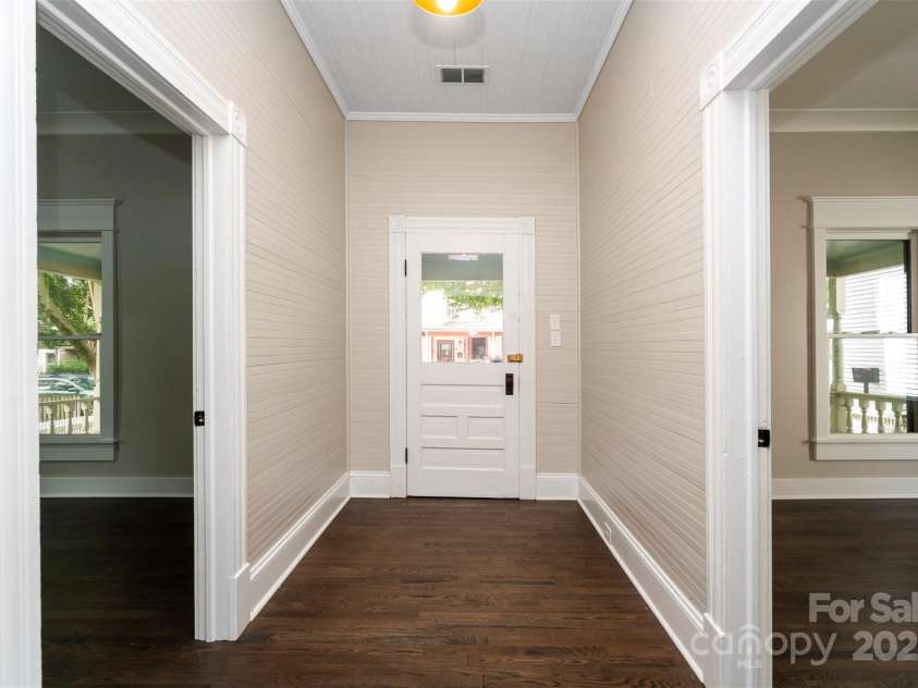 420 Bank Street, Salisbury, NC 28144.  MLS# CAR4283638, YatesRealty ID 27800. 