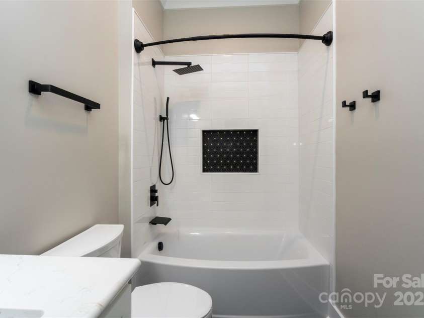 420 Bank Street, Salisbury, NC 28144.  MLS# CAR4283638, YatesRealty ID 27800. 
