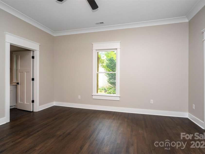 420 Bank Street, Salisbury, NC 28144.  MLS# CAR4283638, YatesRealty ID 27800. 