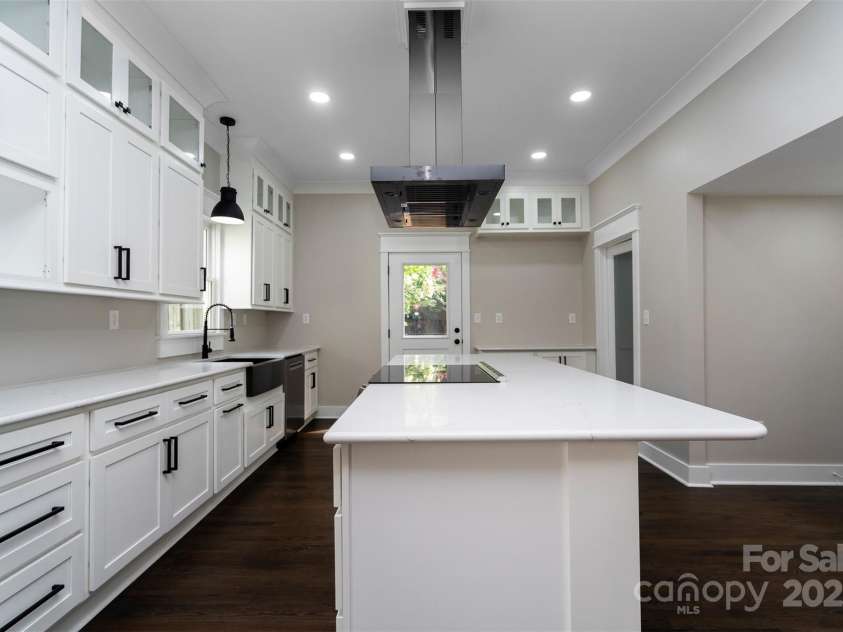 420 Bank Street, Salisbury, NC 28144.  MLS# CAR4283638, YatesRealty ID 27800. 