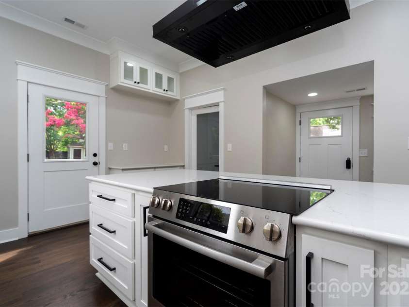 420 Bank Street, Salisbury, NC 28144.  MLS# CAR4283638, YatesRealty ID 27800. 