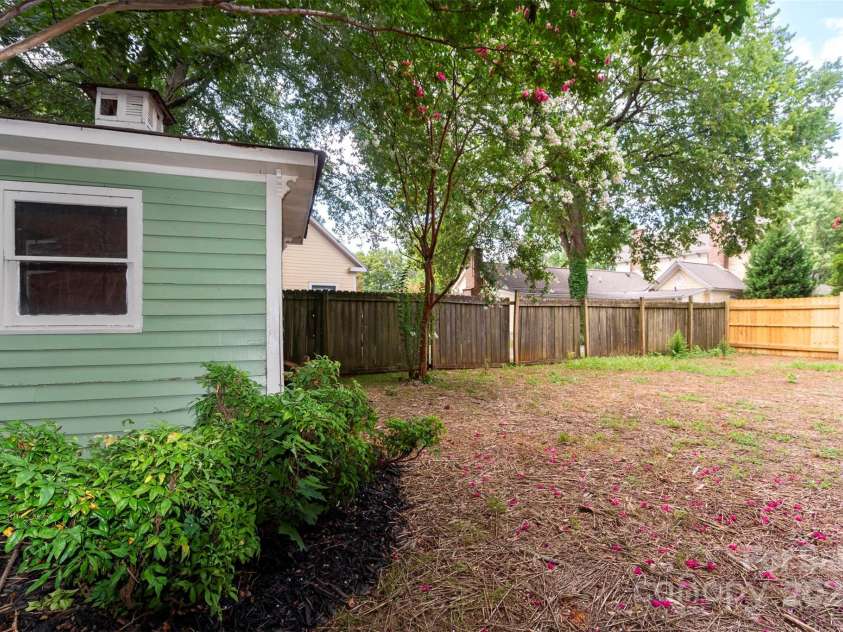 420 Bank Street, Salisbury, NC 28144.  MLS# CAR4283638, YatesRealty ID 27800. 