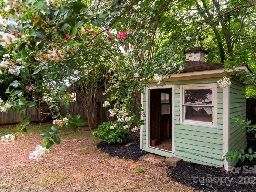 420 Bank Street, Salisbury, NC 28144.  MLS# CAR4283638, YatesRealty ID 27800. 