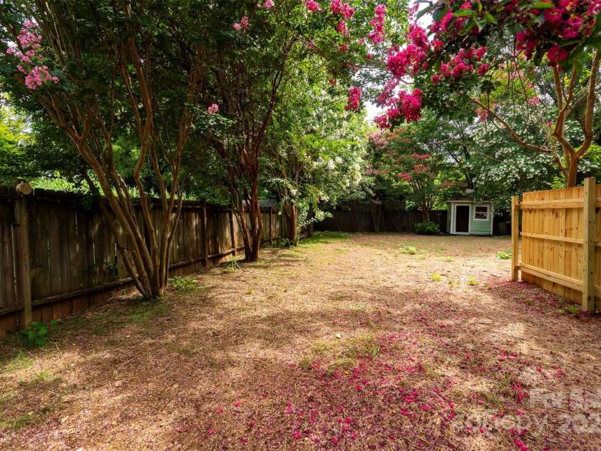 420 Bank Street, Salisbury, NC 28144.  MLS# CAR4283638, YatesRealty ID 27800. 