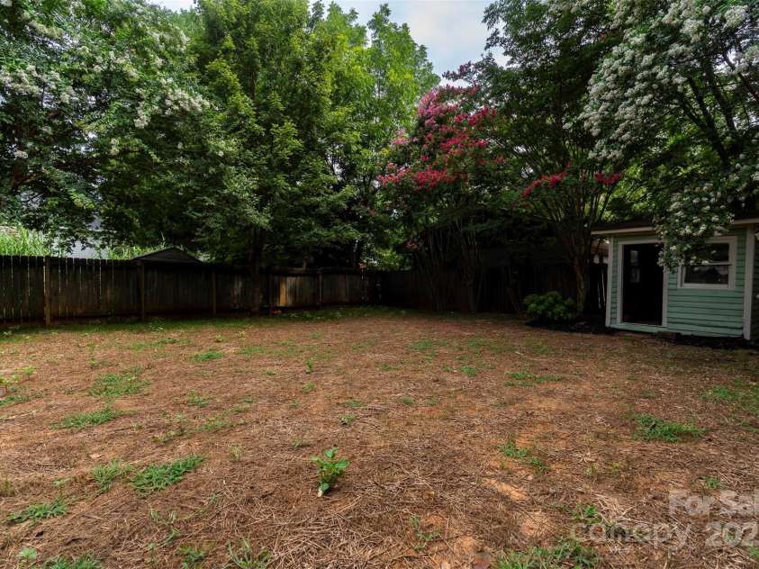 420 Bank Street, Salisbury, NC 28144.  MLS# CAR4283638, YatesRealty ID 27800. 