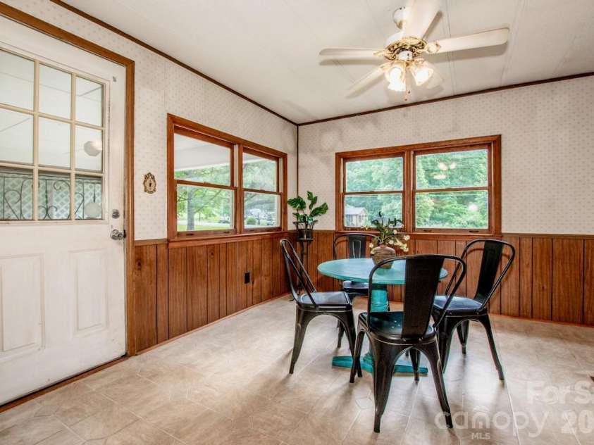431 Cooper Farm Road, Statesville, NC 28625.  MLS# CAR4374089, YatesRealty ID 27801. 