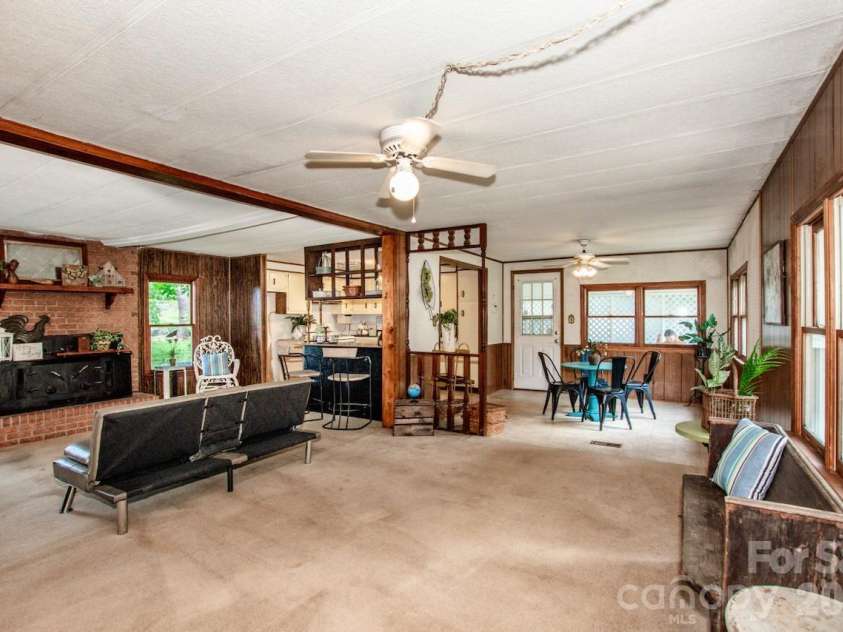 431 Cooper Farm Road, Statesville, NC 28625.  MLS# CAR4374089, YatesRealty ID 27801. 