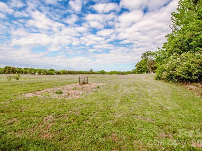 431 Cooper Farm Road, Statesville, NC 28625.  MLS# CAR4374089, YatesRealty ID 27801. 
