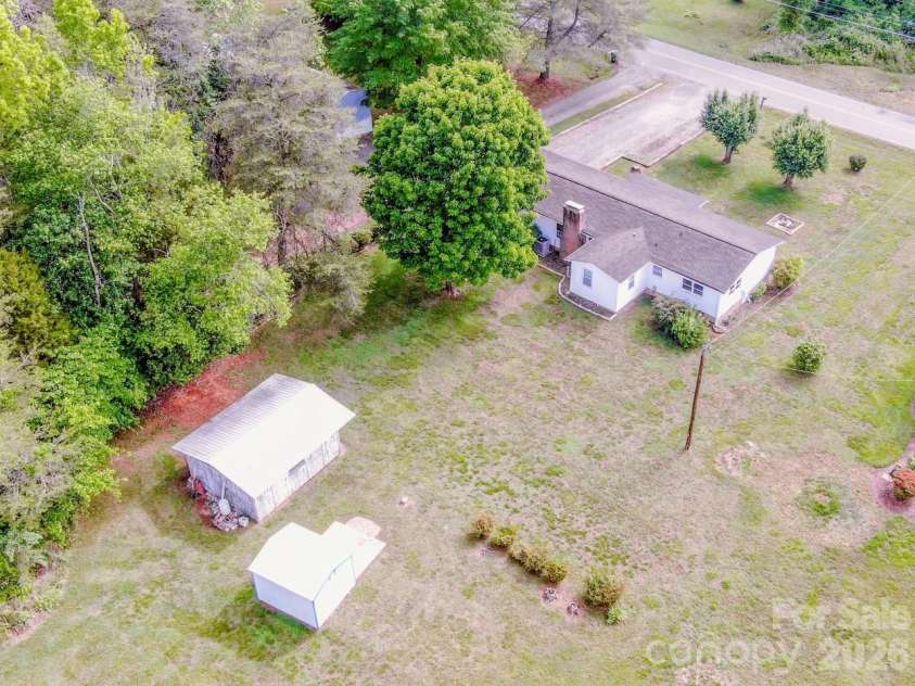 431 Cooper Farm Road, Statesville, NC 28625.  MLS# CAR4374089, YatesRealty ID 27801. 