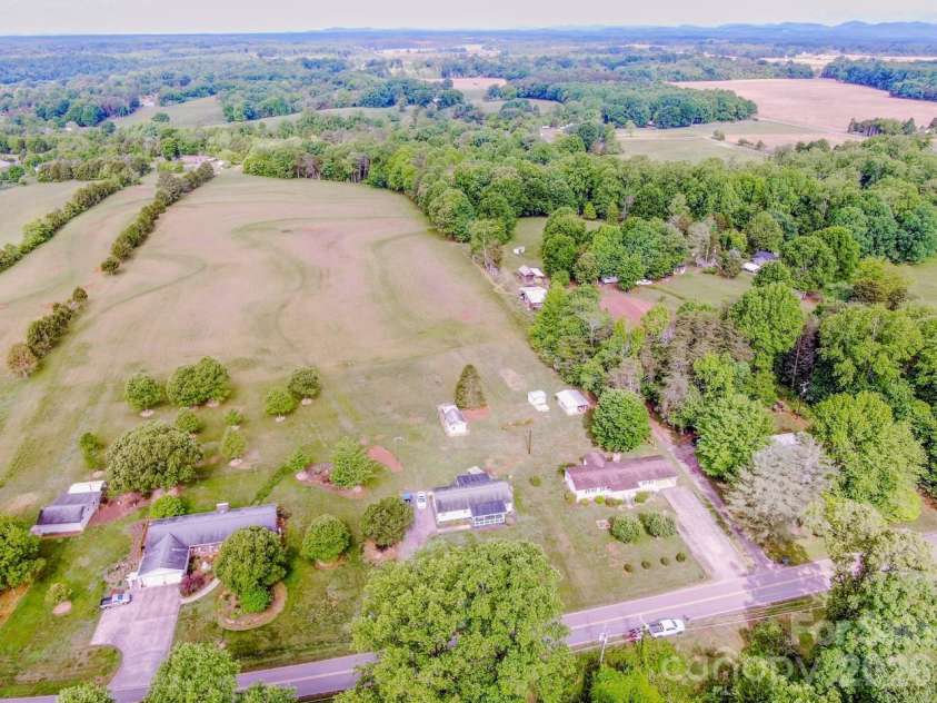 431 Cooper Farm Road, Statesville, NC 28625.  MLS# CAR4374089, YatesRealty ID 27801. 