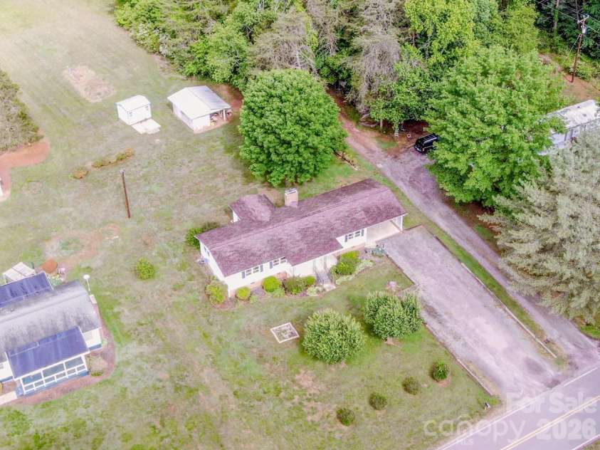 431 Cooper Farm Road, Statesville, NC 28625.  MLS# CAR4374089, YatesRealty ID 27801. 