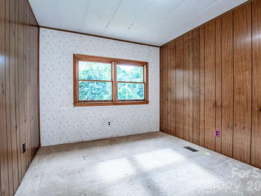 431 Cooper Farm Road, Statesville, NC 28625.  MLS# CAR4374089, YatesRealty ID 27801. Bed 2