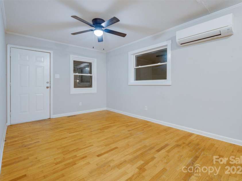 1813 Younger Avenue, Statesville, NC 28677.  MLS# CAR4254869, YatesRealty ID 27802. 