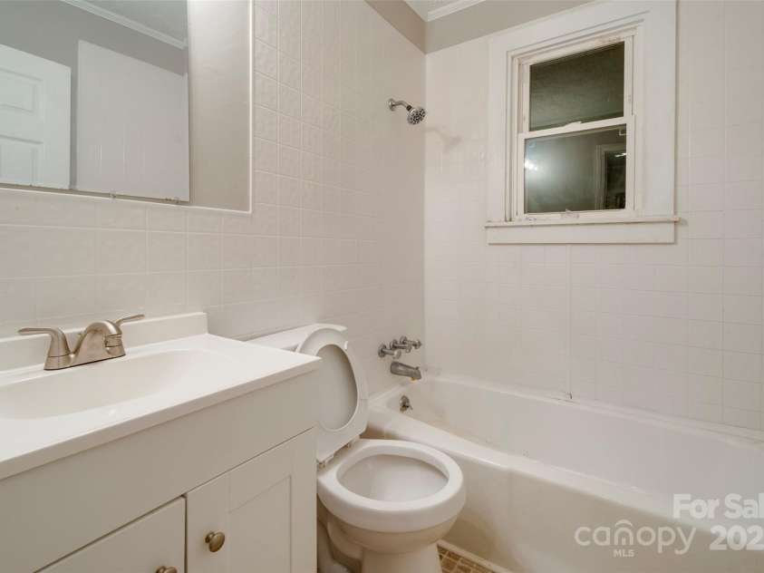 1813 Younger Avenue, Statesville, NC 28677.  MLS# CAR4254869, YatesRealty ID 27802. 