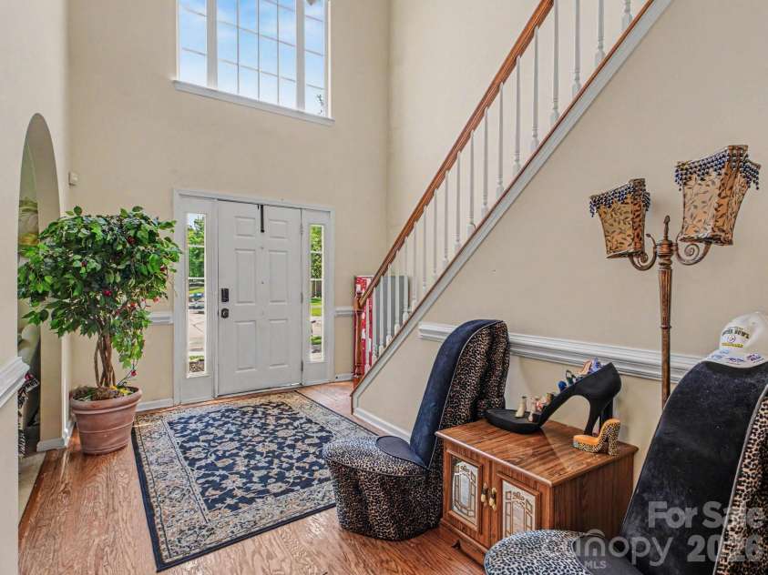 8800 Cavonnier Lane, Charlotte, NC 28216.  MLS# CAR4380051, YatesRealty ID 27802. 