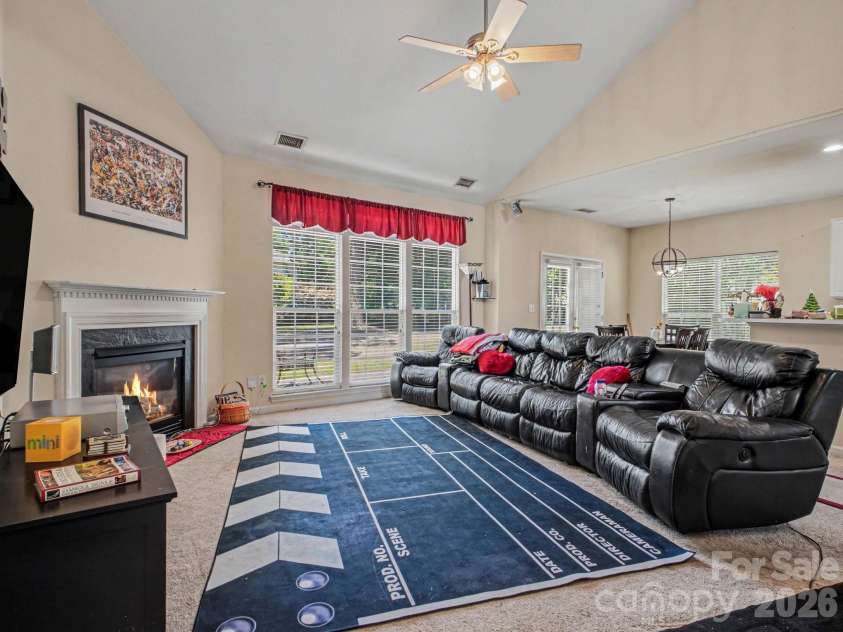 8800 Cavonnier Lane, Charlotte, NC 28216.  MLS# CAR4380051, YatesRealty ID 27802. 