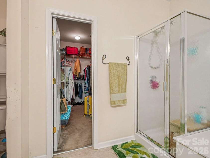 8800 Cavonnier Lane, Charlotte, NC 28216.  MLS# CAR4380051, YatesRealty ID 27802. 