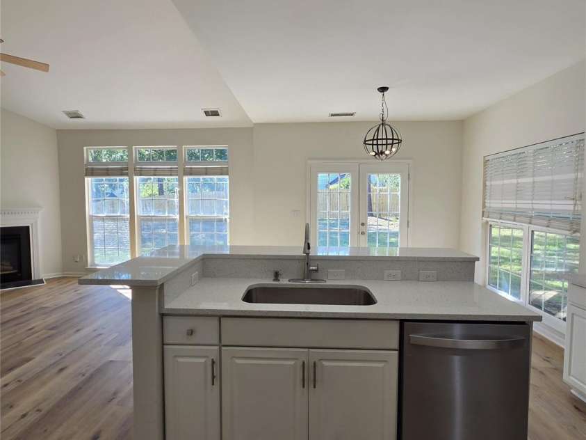 8800 Cavonnier Lane, Charlotte, NC 28216.  MLS# CAR4417973, YatesRealty ID 27802. 