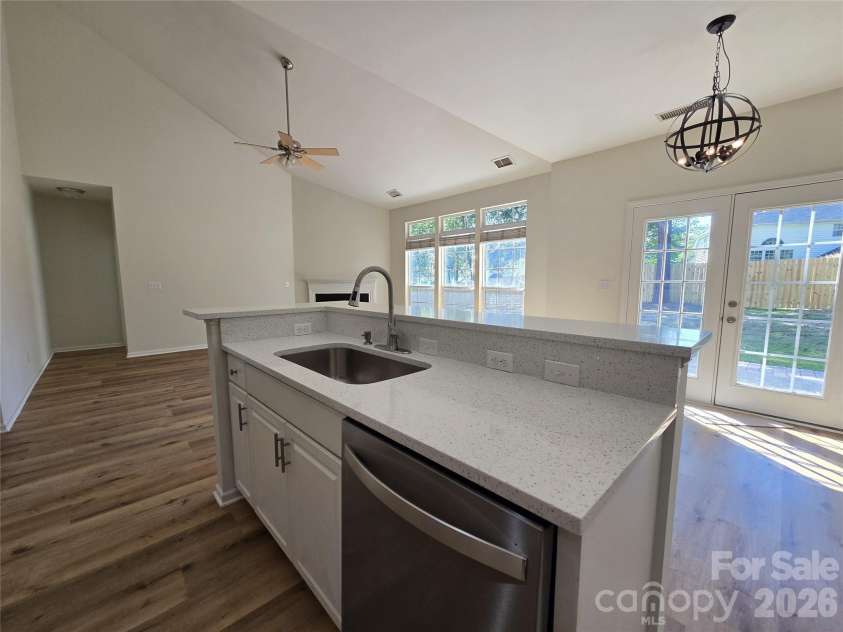 8800 Cavonnier Lane, Charlotte, NC 28216.  MLS# CAR4417973, YatesRealty ID 27802. 