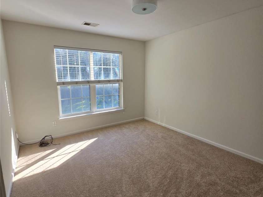 8800 Cavonnier Lane, Charlotte, NC 28216.  MLS# CAR4417973, YatesRealty ID 27802. 