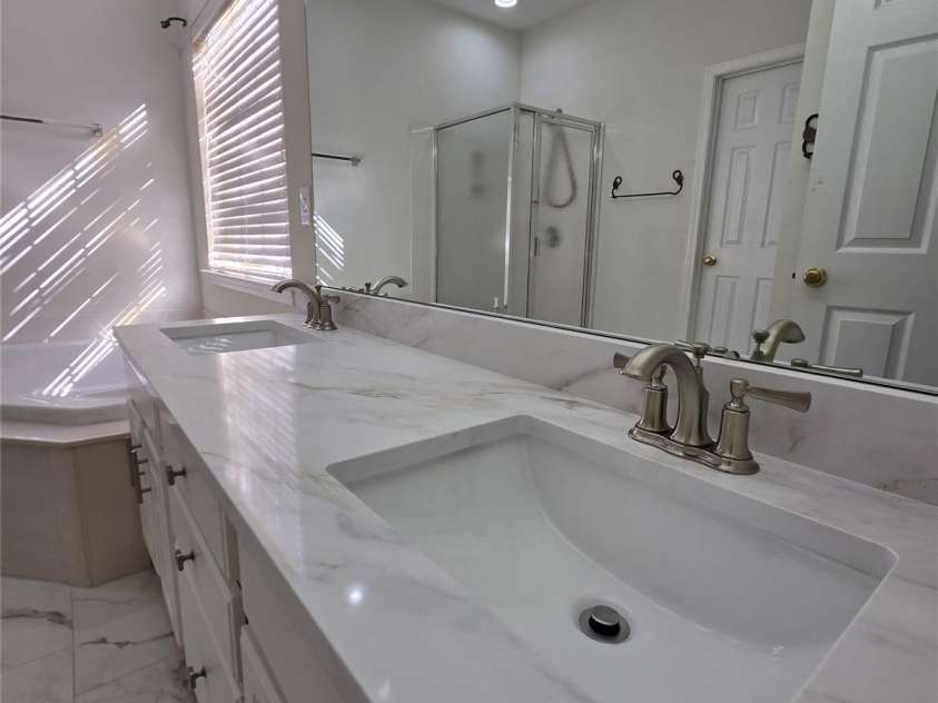 8800 Cavonnier Lane, Charlotte, NC 28216.  MLS# CAR4417973, YatesRealty ID 27802. 