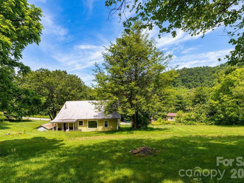 329 Fork Road, Barnardsville, NC 28709.  MLS# CAR4377816, YatesRealty ID 27803. 