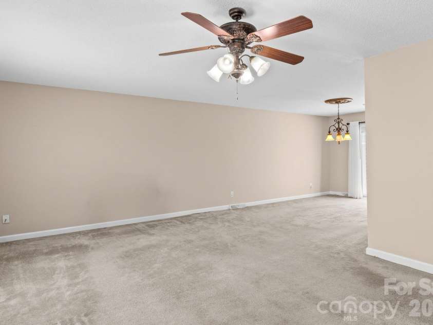 223 Vandyke Street, Kernersville, NC 27284.  MLS# CAR4418107, YatesRealty ID 27805. 