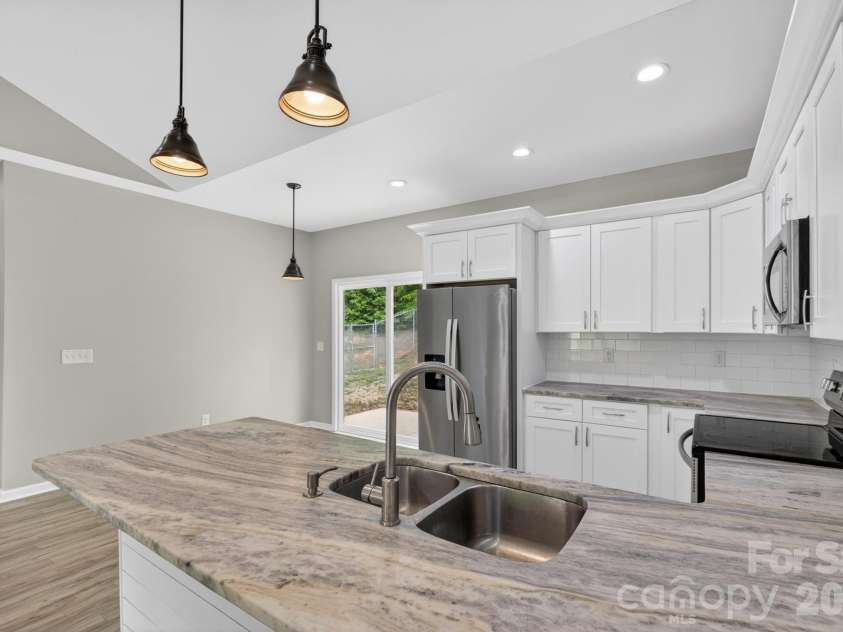 2119 South Road, Morganton, NC 28655.  MLS# CAR4385767, YatesRealty ID 27806. 