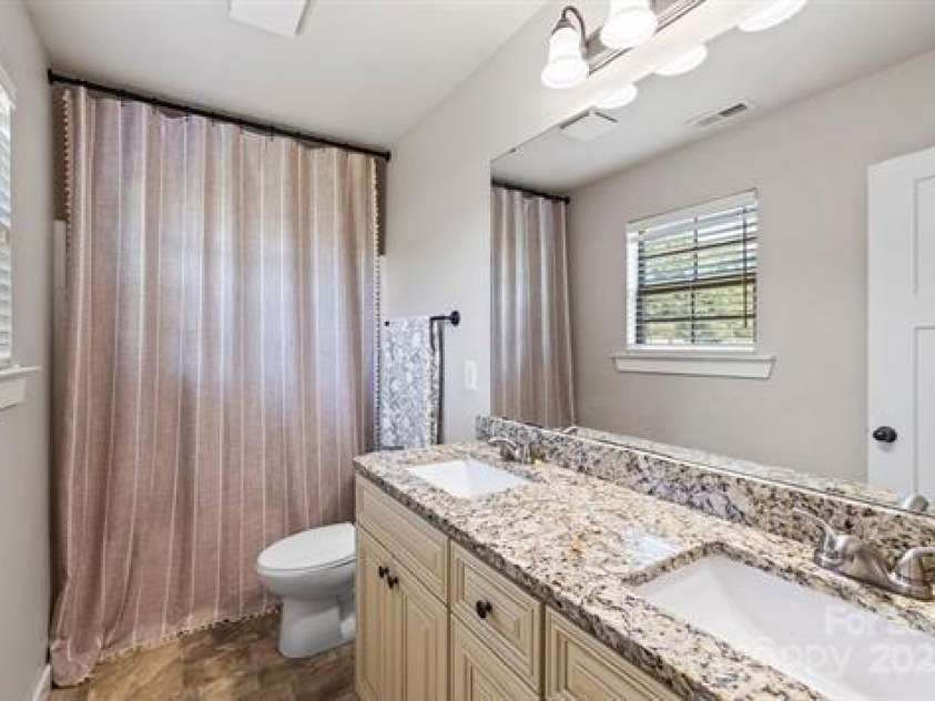 216 Sweetgrass Drive, Chesnee, SC 29323.  MLS# CAR4285130, YatesRealty ID 27807. 