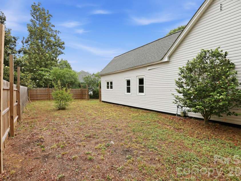 904 Mill Street, Albemarle, NC 28001.  MLS# CAR4386071, YatesRealty ID 27807. 