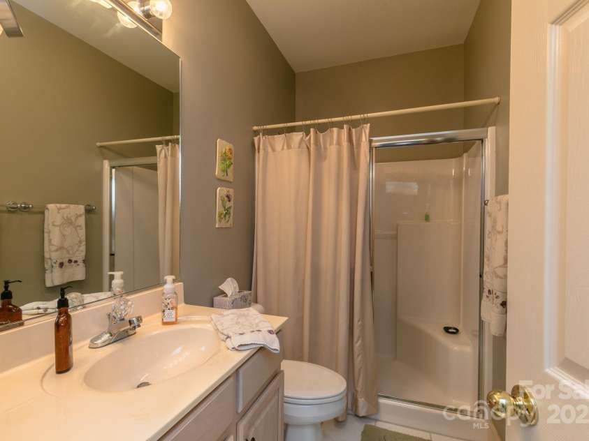 2163 Mountain Air Drive, Burnsville, NC 28714.  MLS# CAR4283725, YatesRealty ID 27808. 