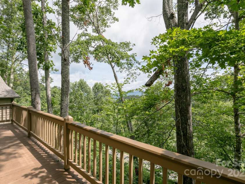 2163 Mountain Air Drive, Burnsville, NC 28714.  MLS# CAR4283725, YatesRealty ID 27808. 