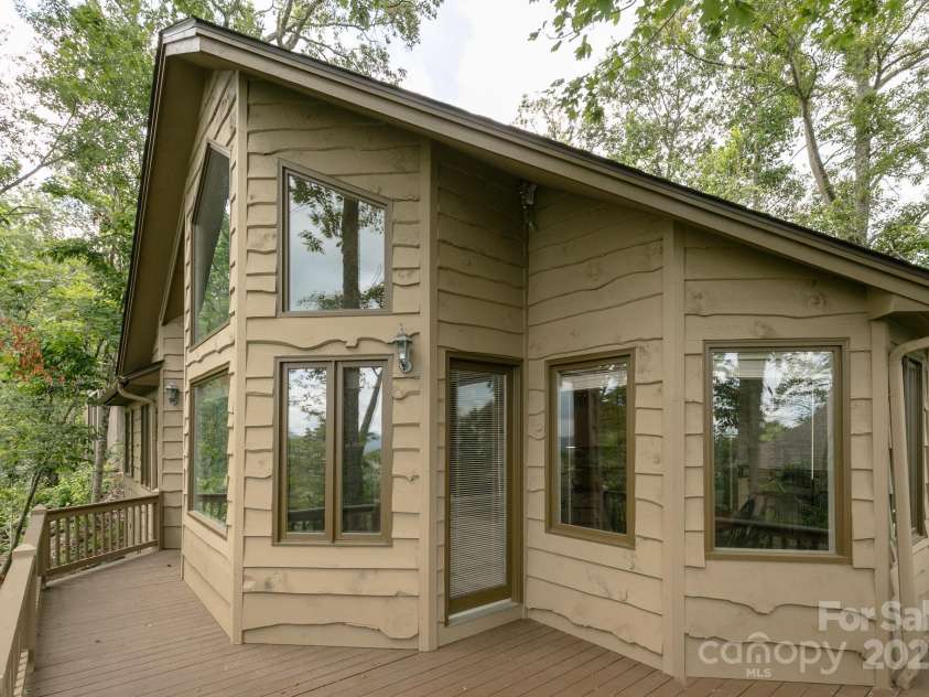 2163 Mountain Air Drive, Burnsville, NC 28714.  MLS# CAR4283725, YatesRealty ID 27808. 