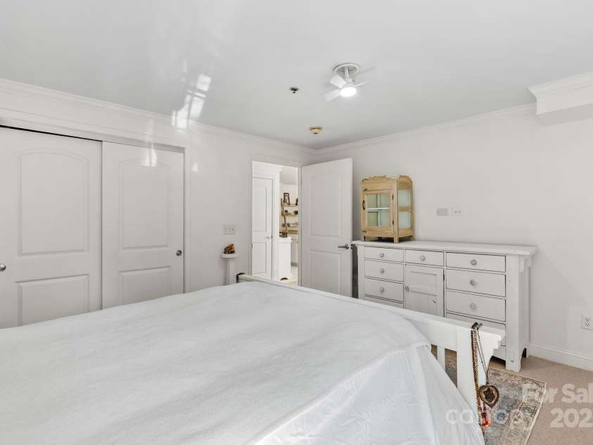 429 Bowling Park Road, Asheville, NC 28803.  MLS# CAR4314459, YatesRealty ID 2781. 