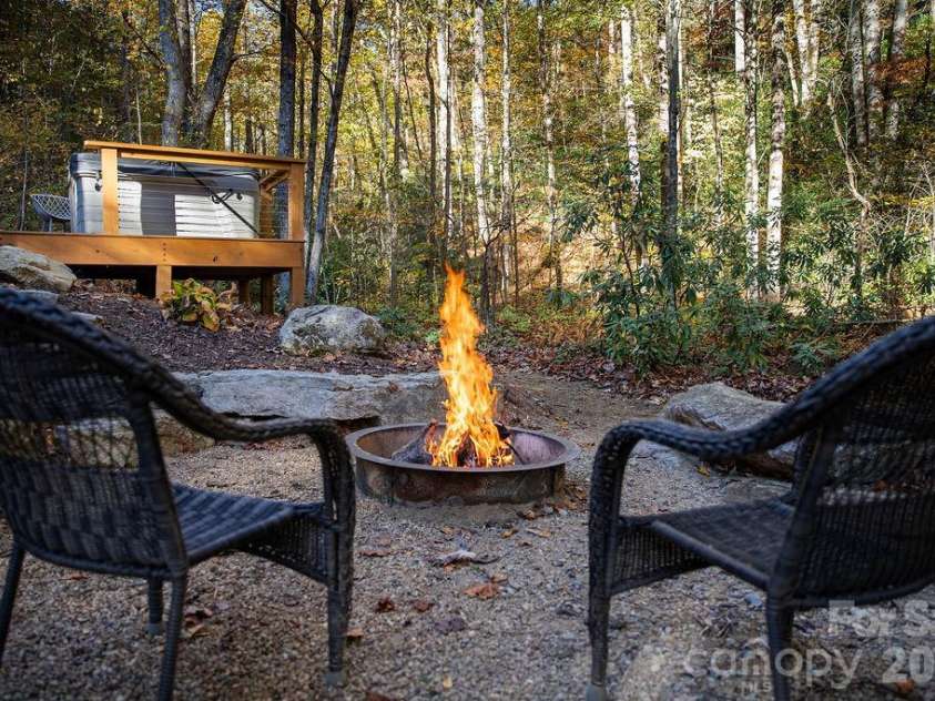 808 Mountain Cove Road, Hendersonville, NC 28792.  MLS# CAR4384328, YatesRealty ID 2781. 