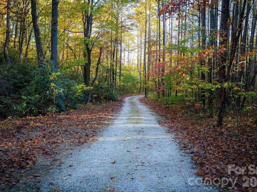 808 Mountain Cove Road, Hendersonville, NC 28792.  MLS# CAR4384328, YatesRealty ID 2781. 