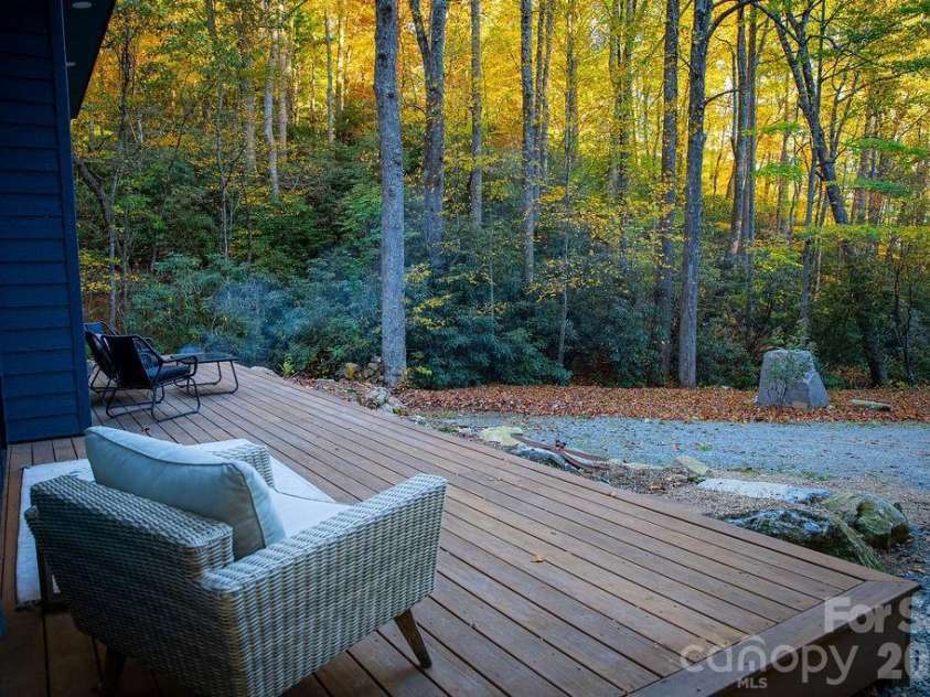 808 Mountain Cove Road, Hendersonville, NC 28792.  MLS# CAR4384328, YatesRealty ID 2781. 