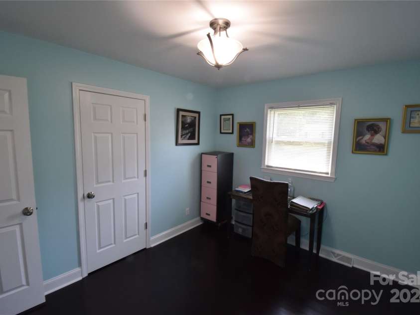 902 Carmel Drive, Gastonia, NC 28056.  MLS# CAR4171625, YatesRealty ID 2781. 