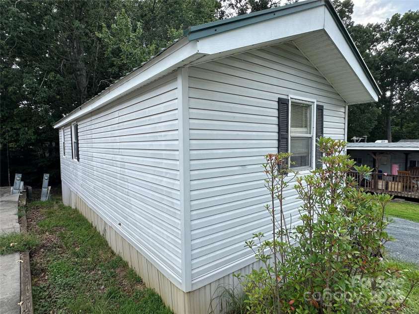 109 Hummingbird Circle, New London, NC 28127.  MLS# CAR4282054, YatesRealty ID 27810. 