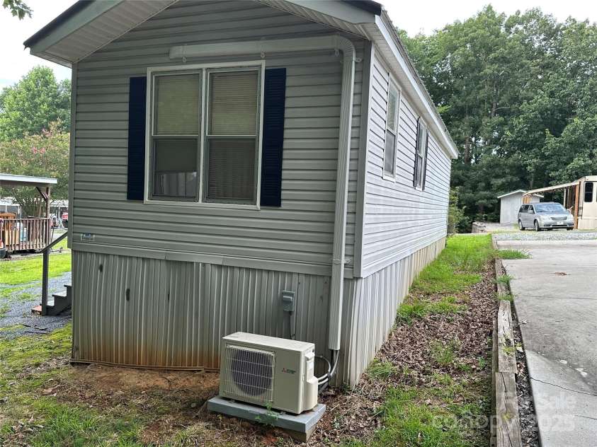 109 Hummingbird Circle, New London, NC 28127.  MLS# CAR4282054, YatesRealty ID 27810. 