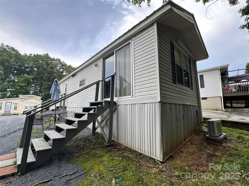 109 Hummingbird Circle, New London, NC 28127.  MLS# CAR4282054, YatesRealty ID 27810. 