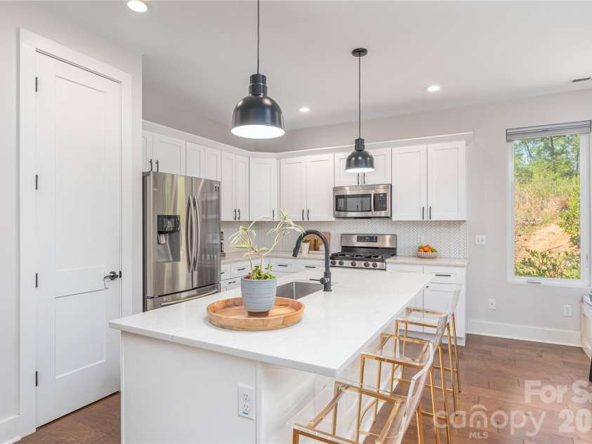 206 Torch Light Way, Asheville, NC 28806.  MLS# CAR4373373, YatesRealty ID 27810. 