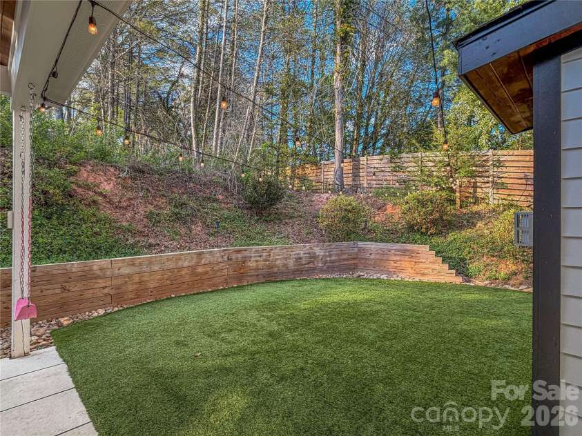 206 Torch Light Way, Asheville, NC 28806.  MLS# CAR4373373, YatesRealty ID 27810. 