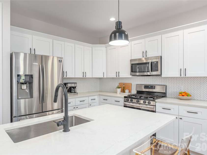 206 Torch Light Way, Asheville, NC 28806.  MLS# CAR4373373, YatesRealty ID 27810. 