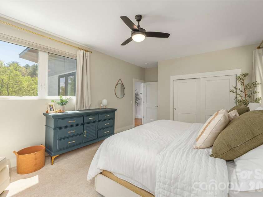 206 Torch Light Way, Asheville, NC 28806.  MLS# CAR4373373, YatesRealty ID 27810. 