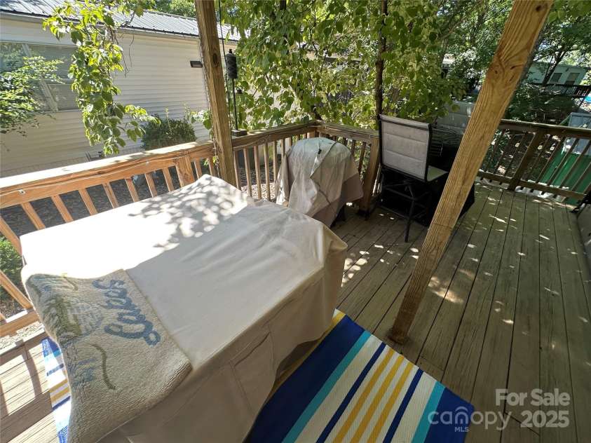 117 Pier Avenue, New London, NC 28127.  MLS# CAR4282074, YatesRealty ID 27811. 