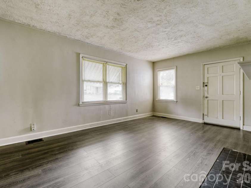 2316 Edison Street, Charlotte, NC 28206.  MLS# CAR4383598, YatesRealty ID 27811. 
