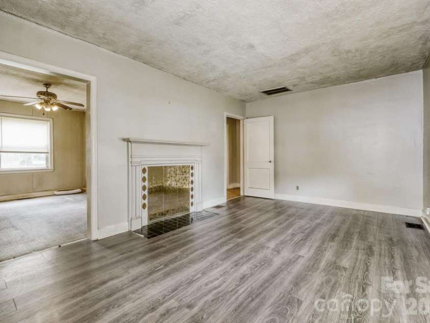 2316 Edison Street, Charlotte, NC 28206.  MLS# CAR4383598, YatesRealty ID 27811. 