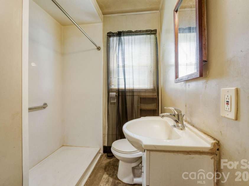2316 Edison Street, Charlotte, NC 28206.  MLS# CAR4383598, YatesRealty ID 27811. 